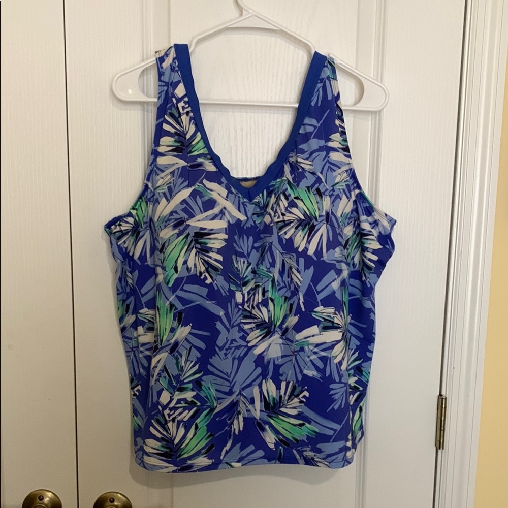 Swimsuits For All Blue Tropical Print Tankini Top
